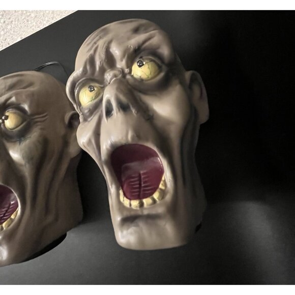 2010 Magic Power Halloween Zombie Lawn Stakes Sound Activated Lights Noise READ - Picture 12 of 14